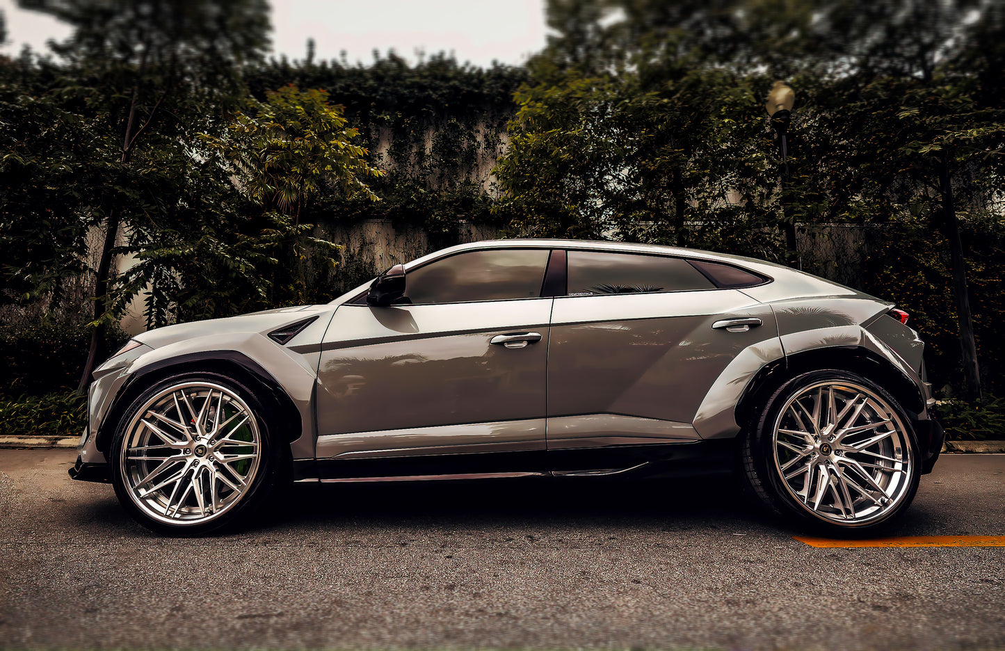 Lamborghini Urus Widebody Rental