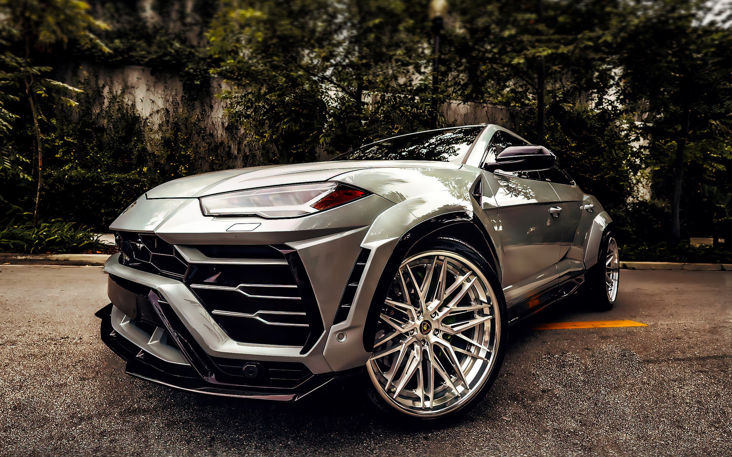 Lamborghini Urus Widebody Rental
