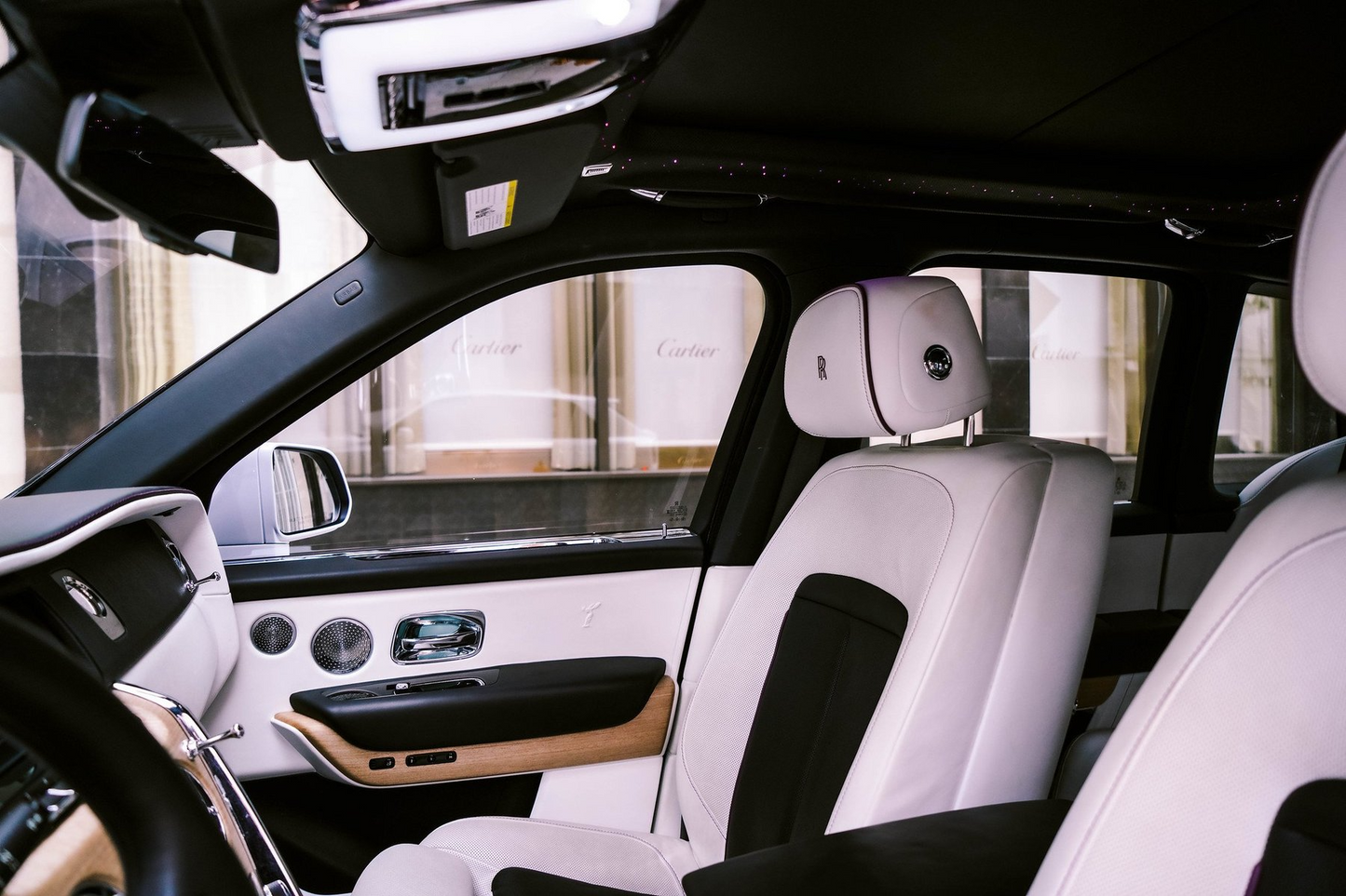 Rolls-Royce Cullinan Rental