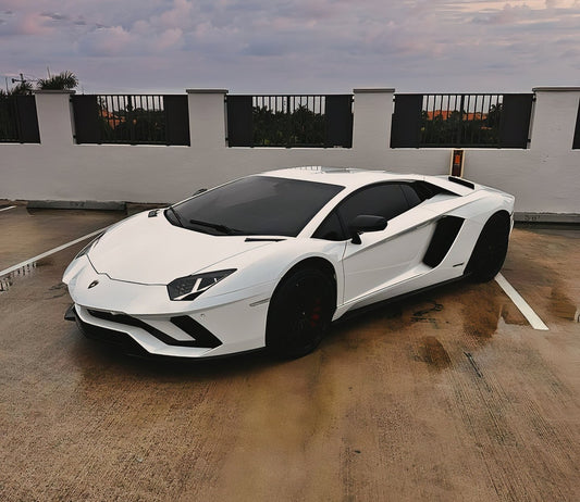 Lamborghini Aventador LP-700