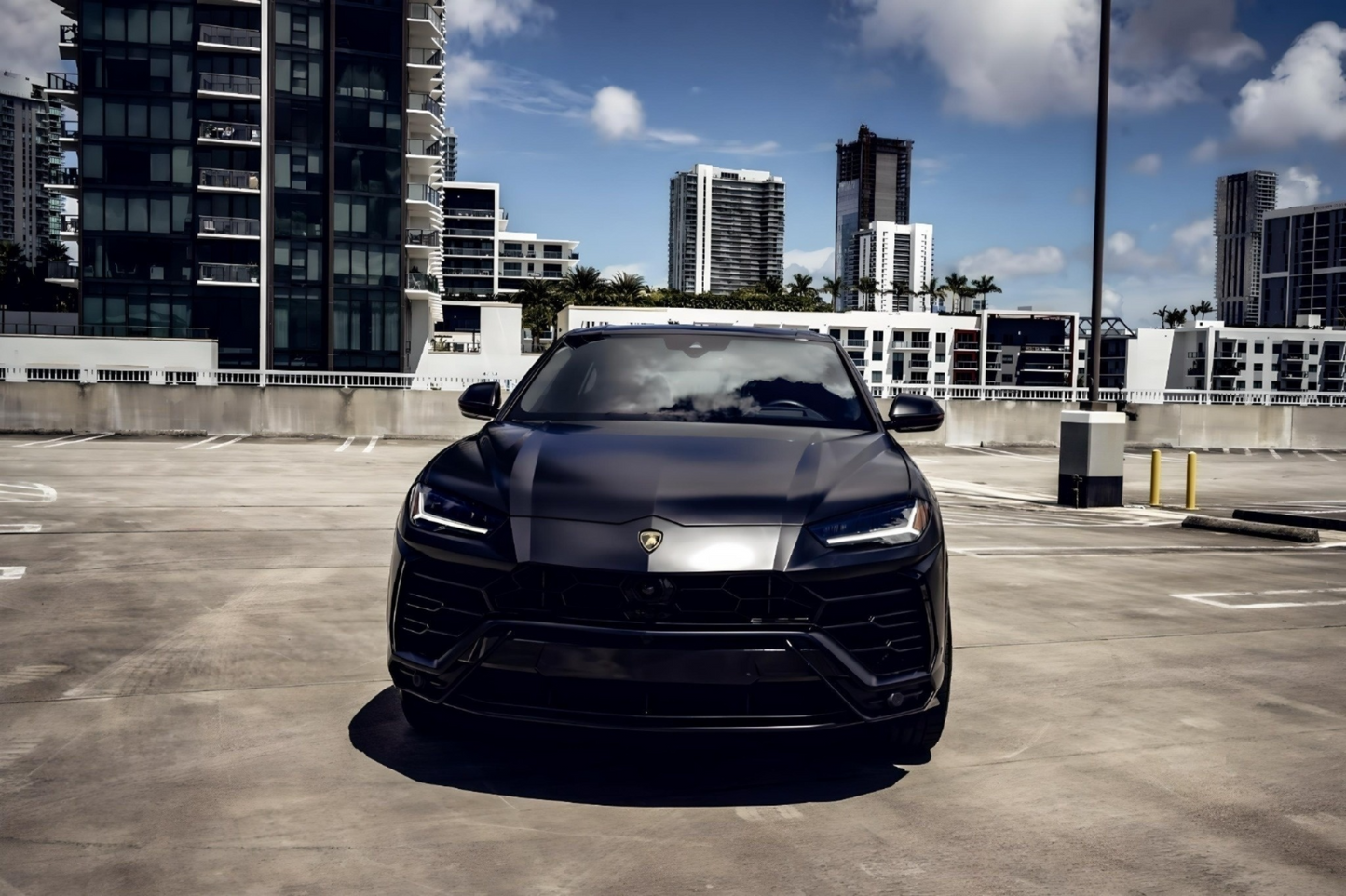 Lamborghini Urus Widebody Rental